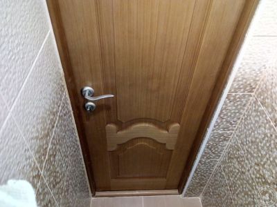 Скрытые двери в ванную и туалет
