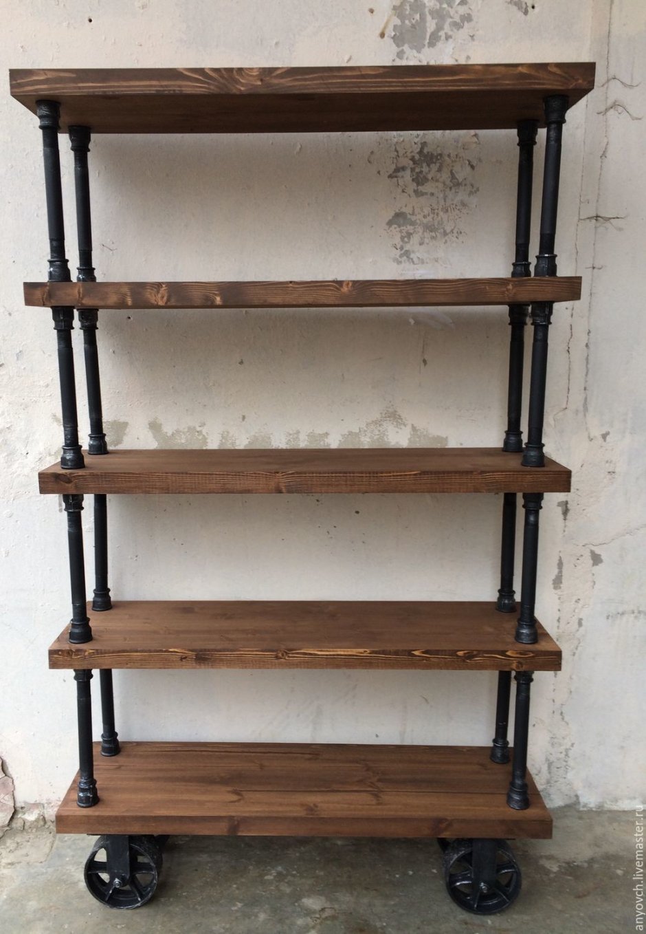 Полки из металлических труб