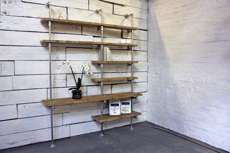 Полка из металлических труб