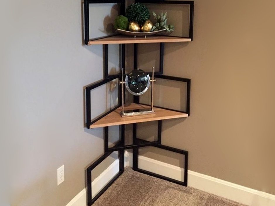 Необычные полки в магазине