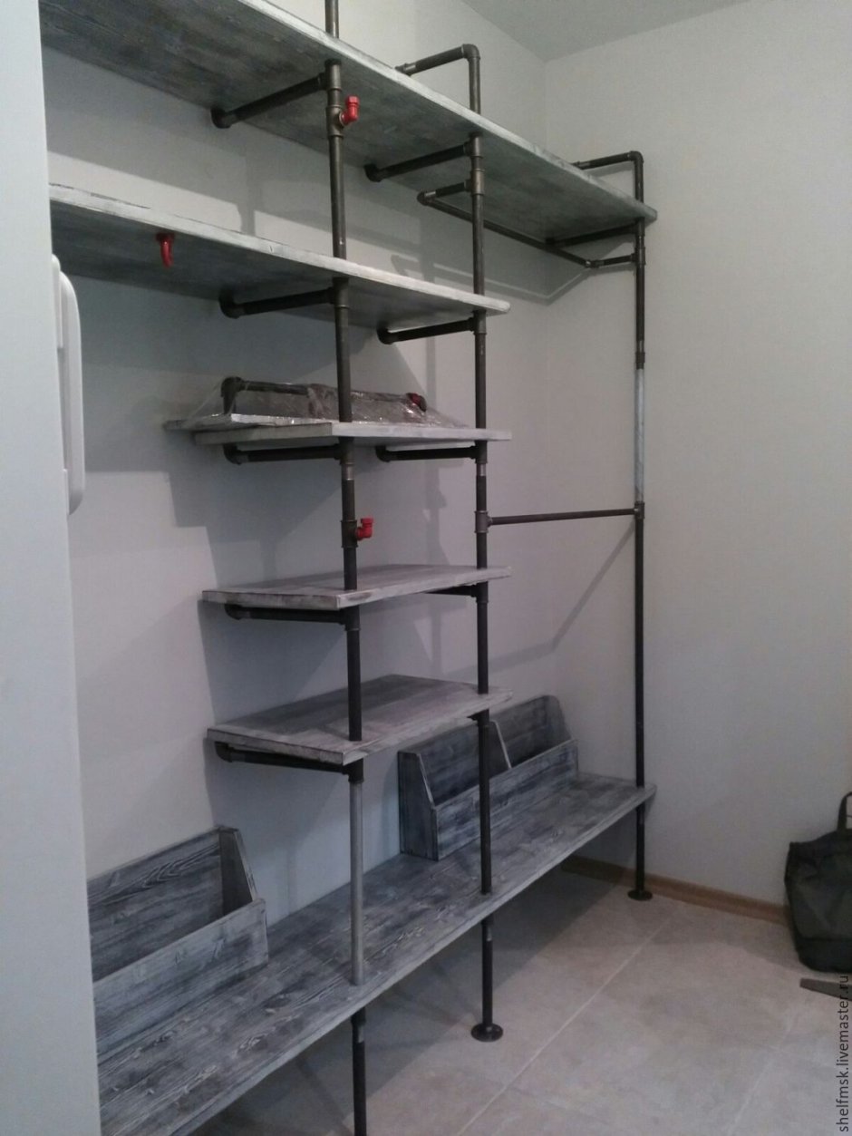 Книжный шкаф в стиле лофт