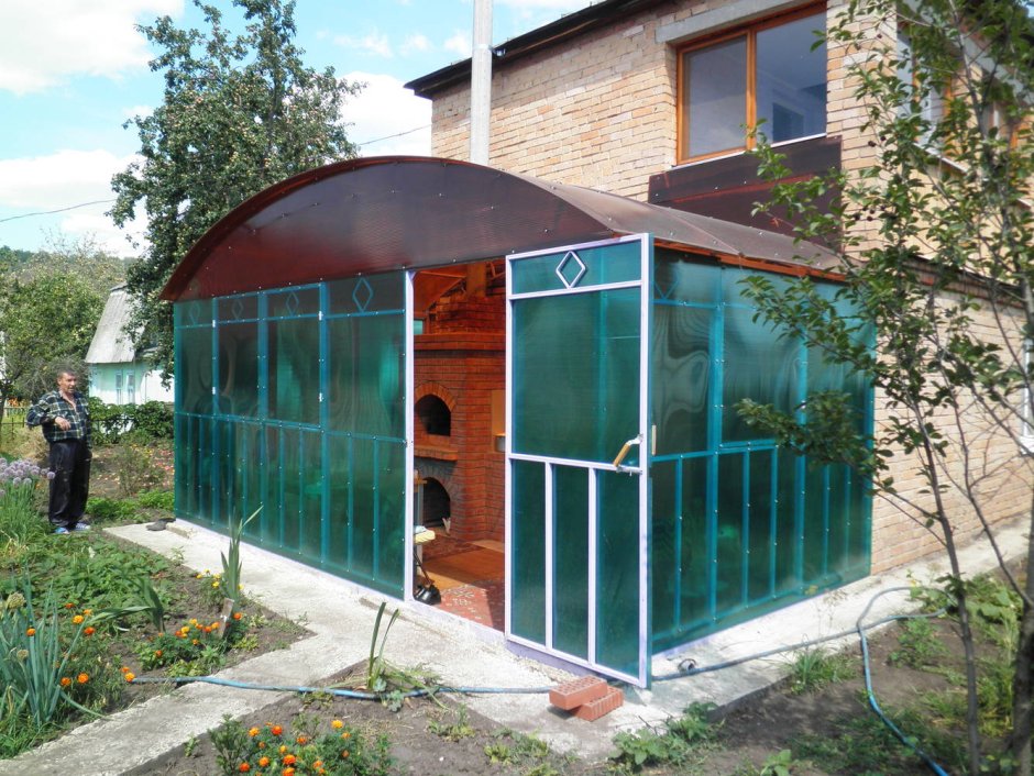 Беседка обшитая поликарбонатом