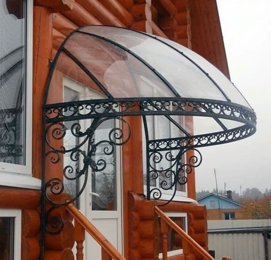 Навес над крыльцом из поликарбоната