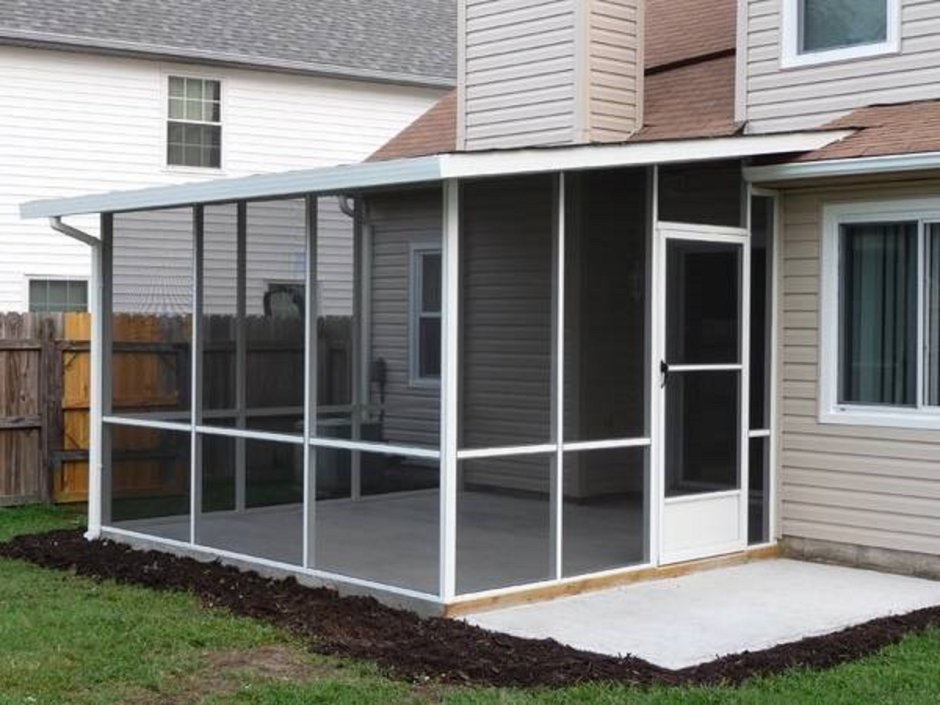 Крыльцо из поликарбоната в частном доме