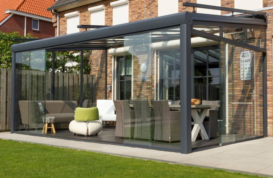 Крыльцо под навесом