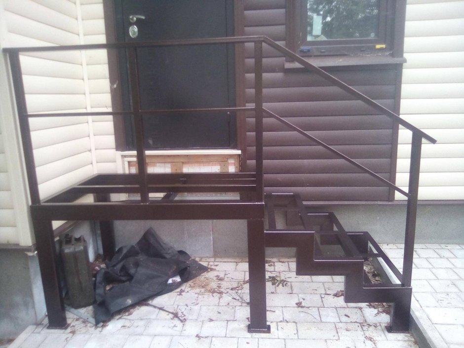 Крыльцо из профильной трубы