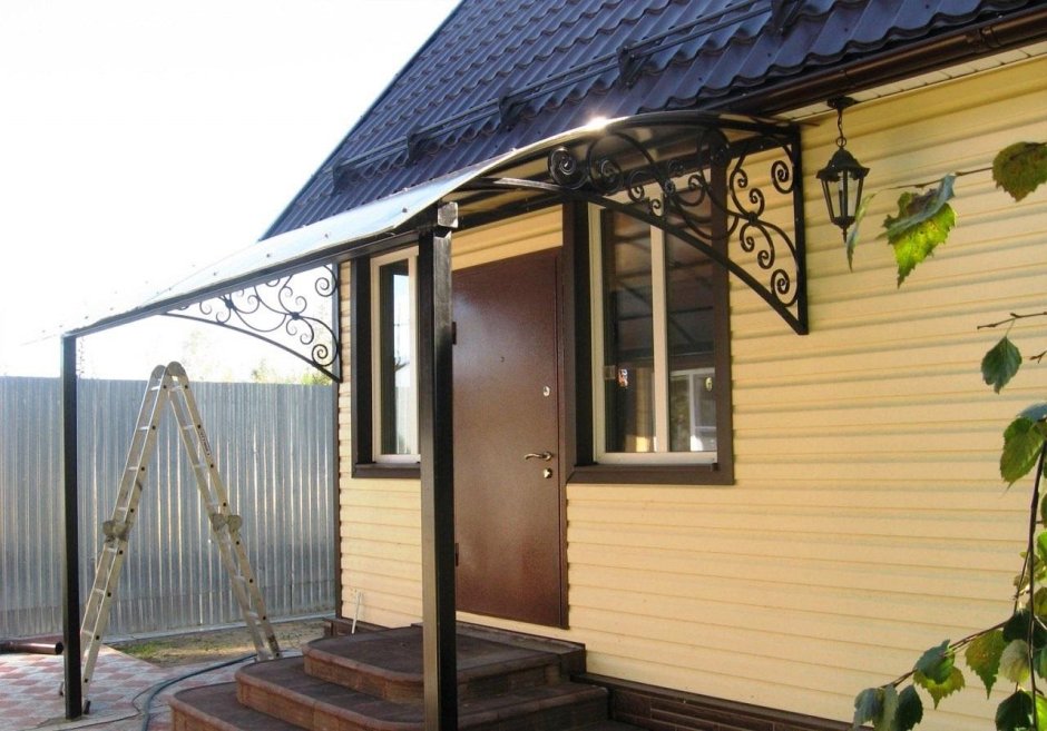 Навес над крыльцом