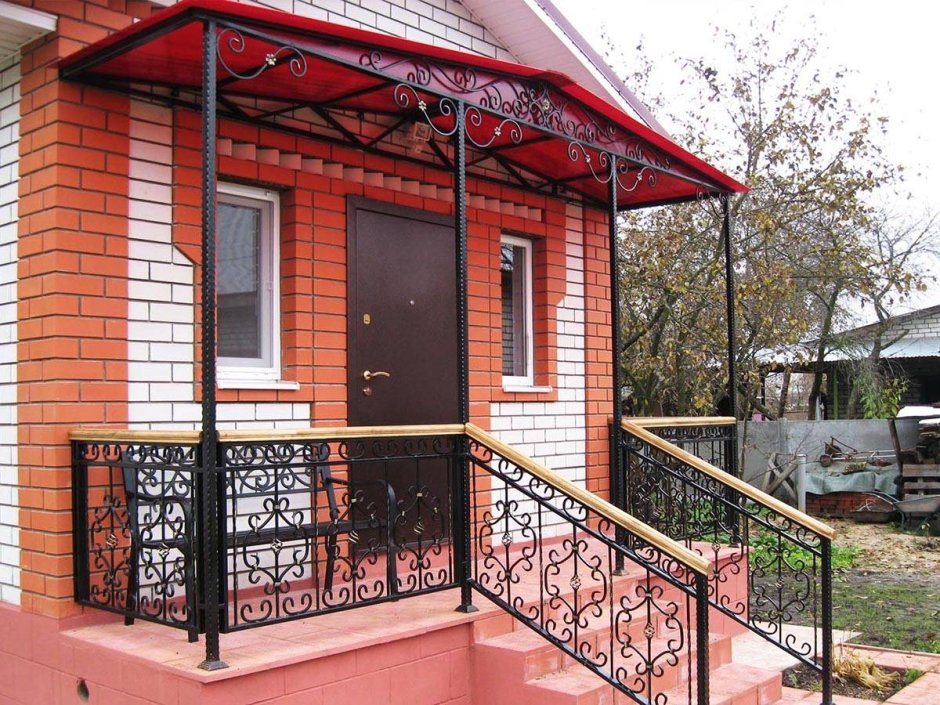 Крыльцо с навесом