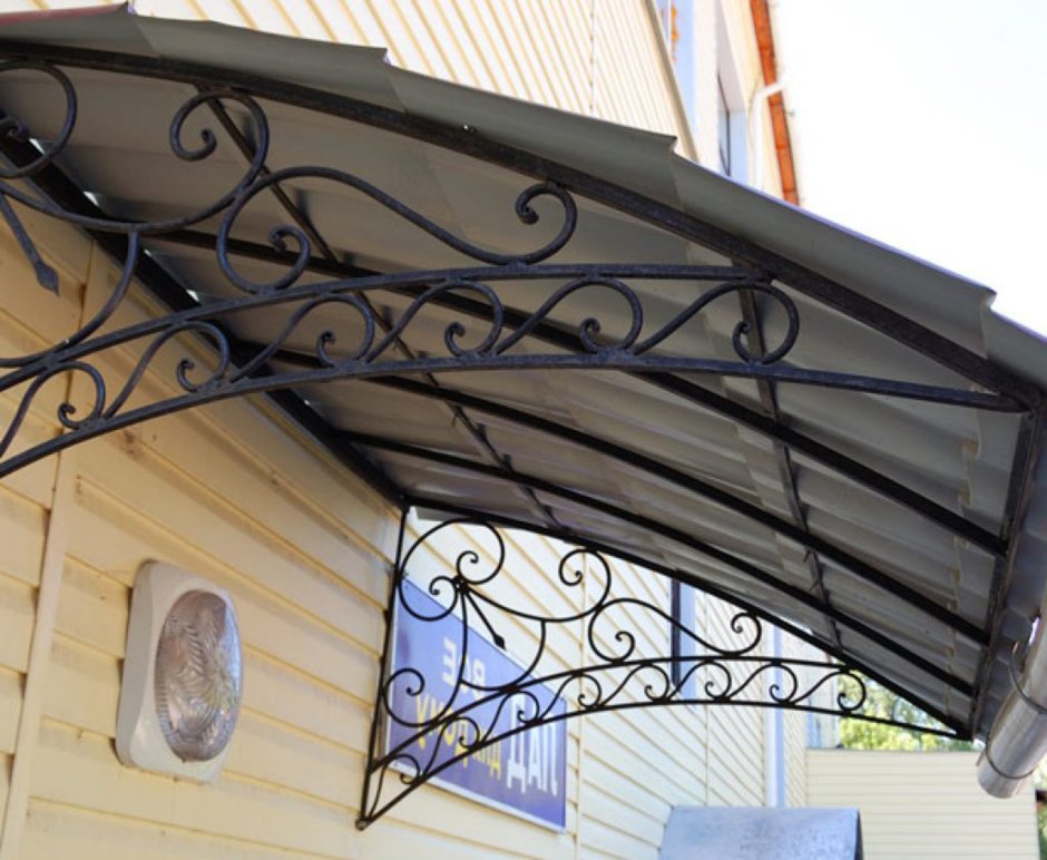 Навес над крыльцом