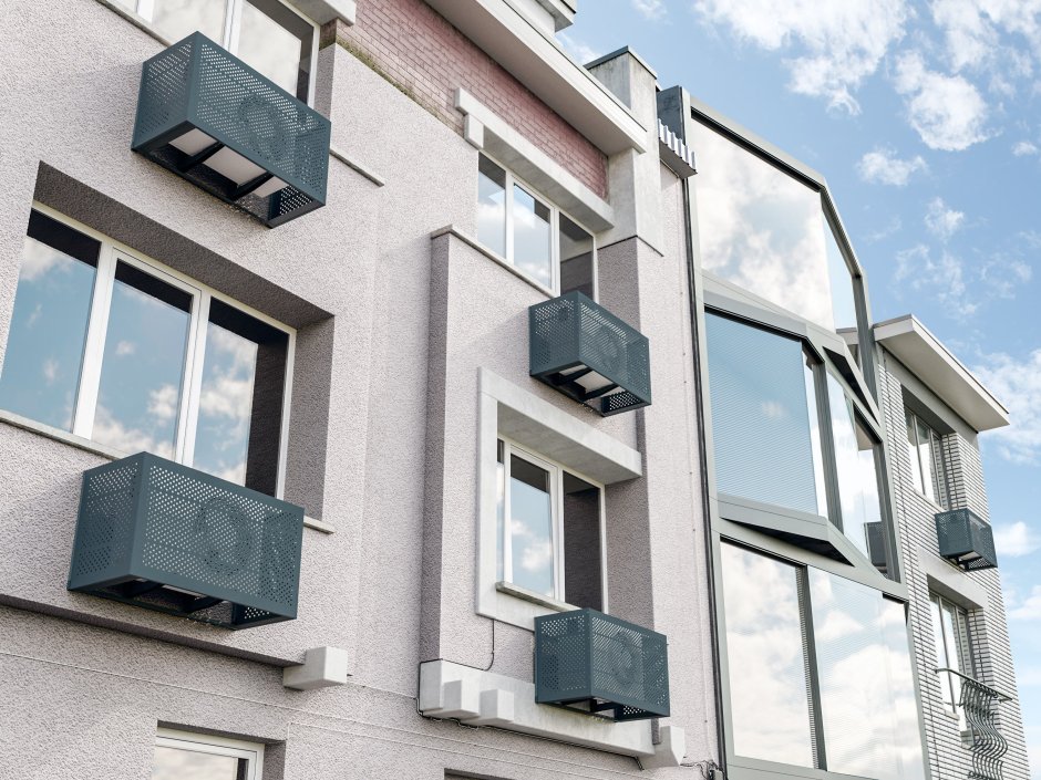 Корзина для кондиционера на фасаде