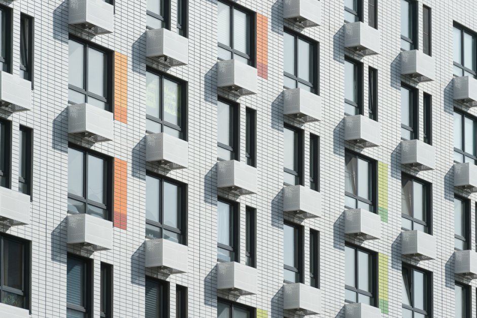 Корзина для кондиционера на фасаде