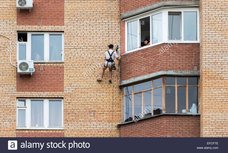 Наружные блоки кондиционеров на фасаде