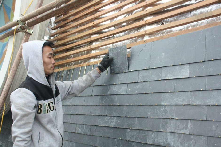 Монтаж плоского шифера на фасад