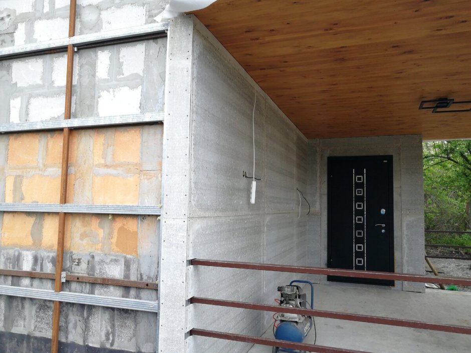 Облицовка фасада плоским шифером