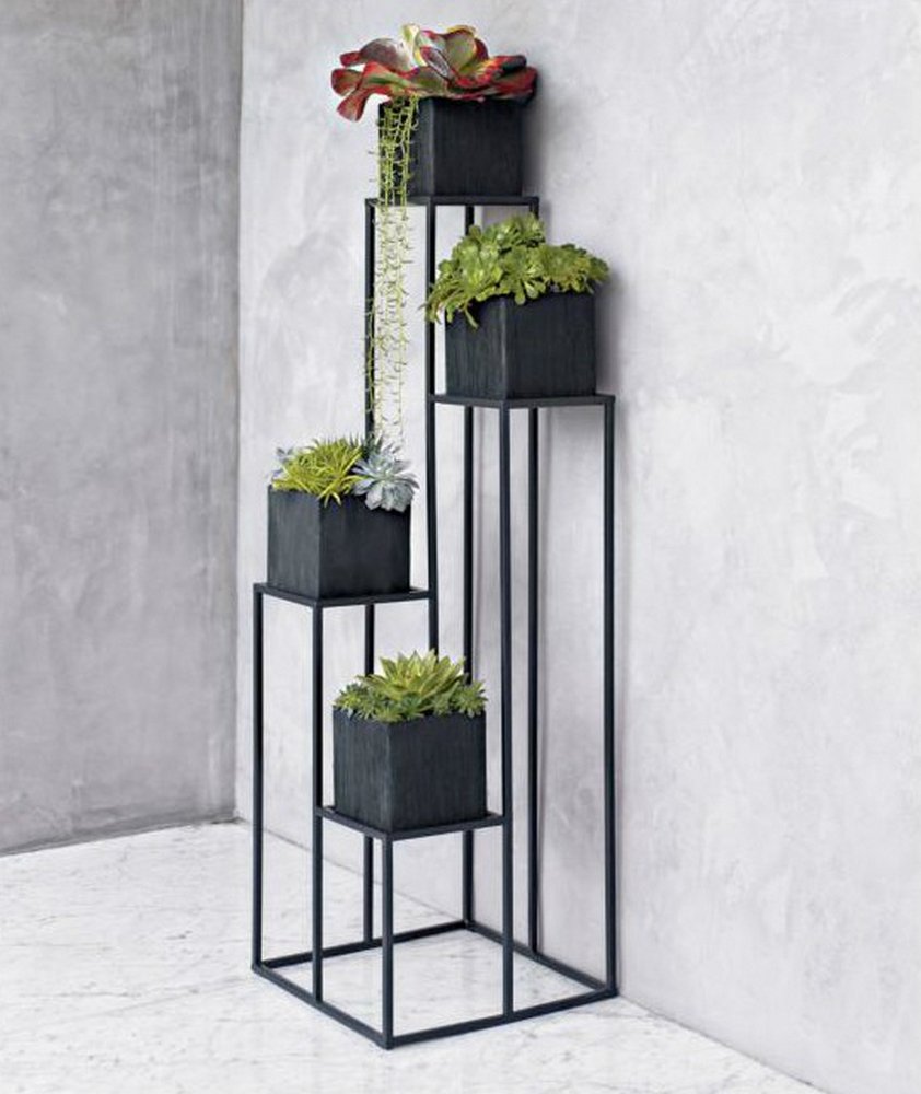 Подставка для цветов в стиле лофт