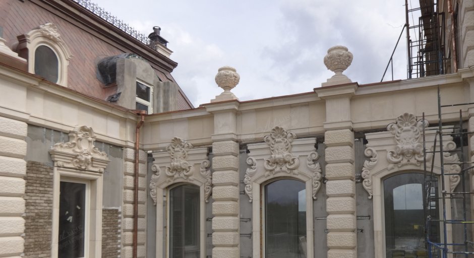 Декоративные элементы фасада из стеклофибробетона