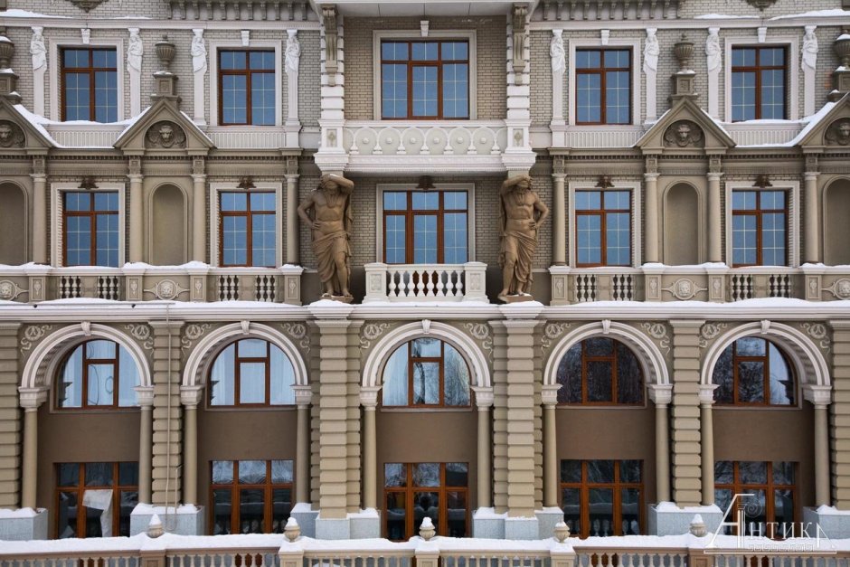 Фасады зданий в классическом стиле