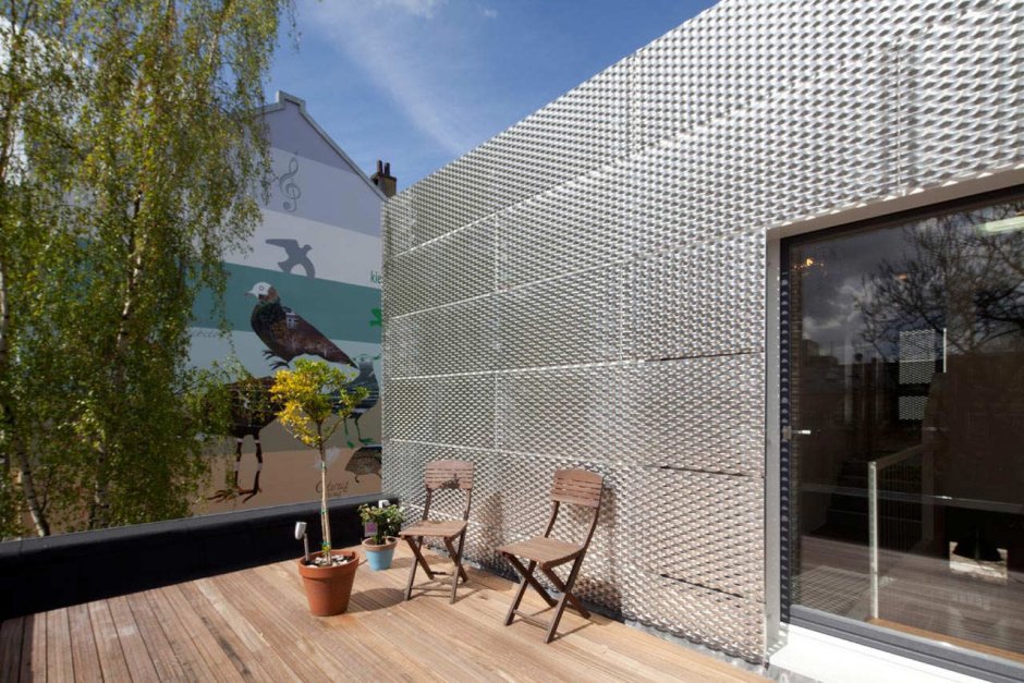 Фасад из перфорированного профлиста