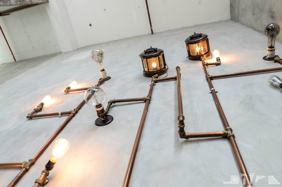 Электропроводка в трубах лофт