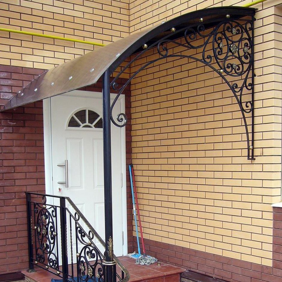 Крыльцо с навесом