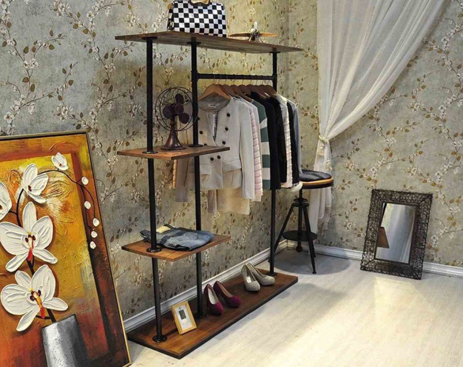 Подставка под обувь в прихожую из дерева и труб