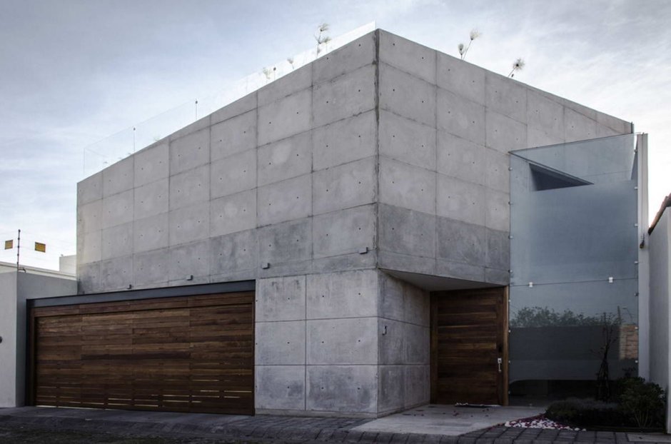 Бетонное здание