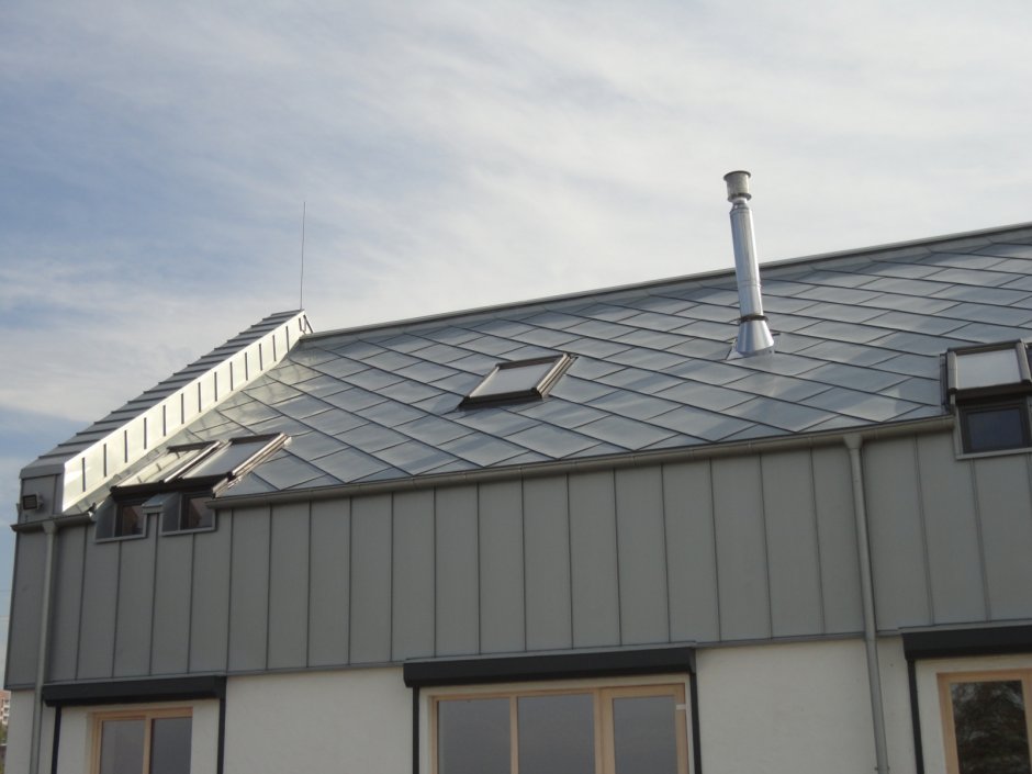 Фальцевая кровля дымоход