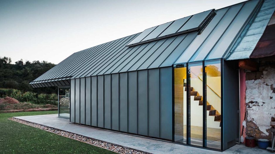 Фальцевый фасад барнхаус