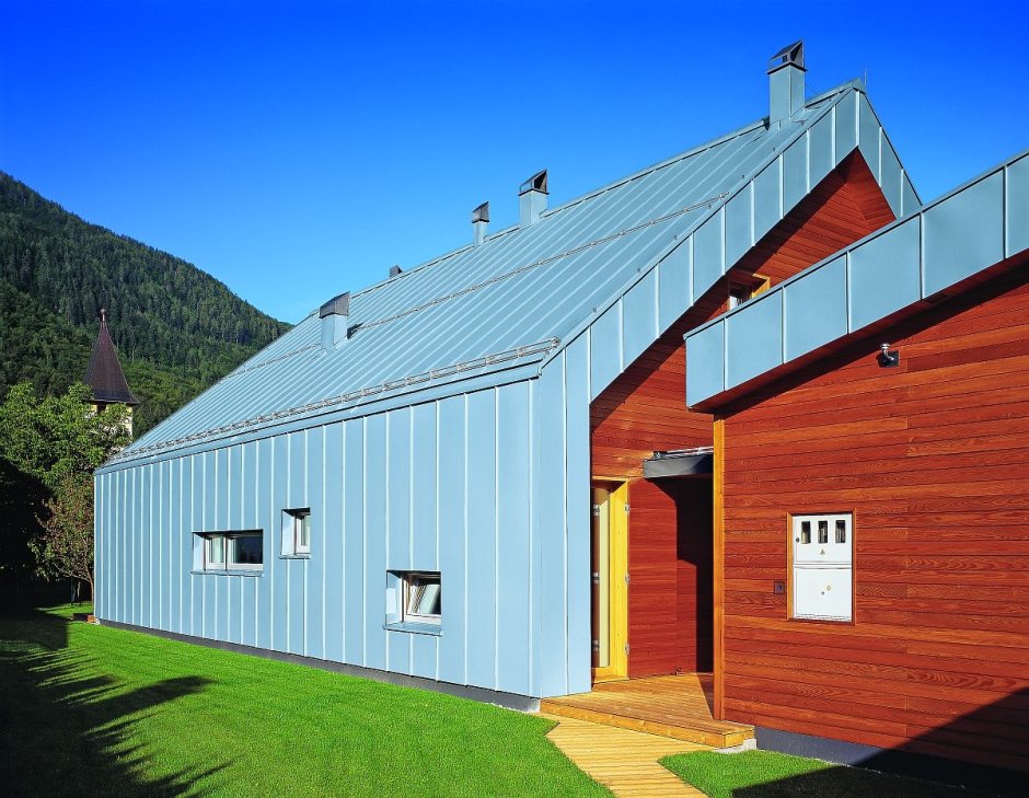 Фальцевая кровля дом барнхаус