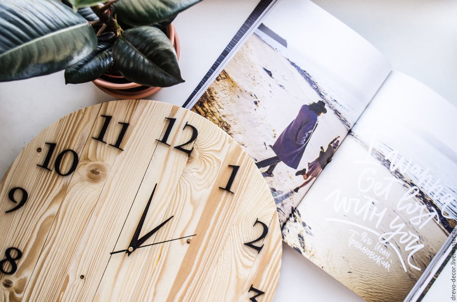 Часы в стиле лофт из дерева