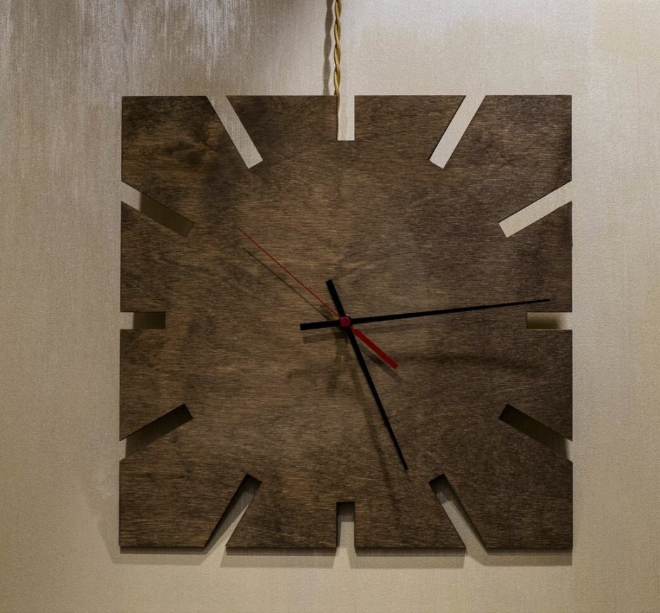 Часы из дерева в стиле Loft