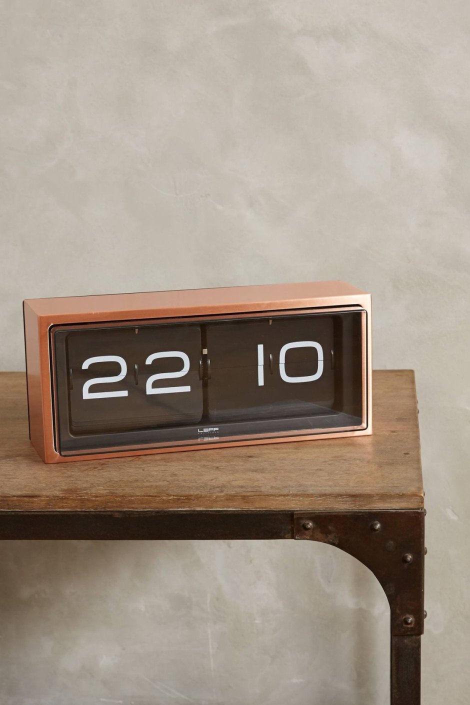 Настольные часы в стиле лофт
