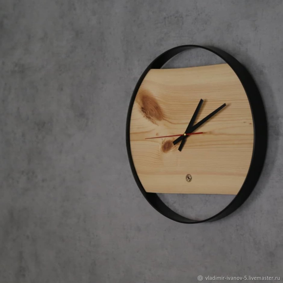 Часы в стиле лофт