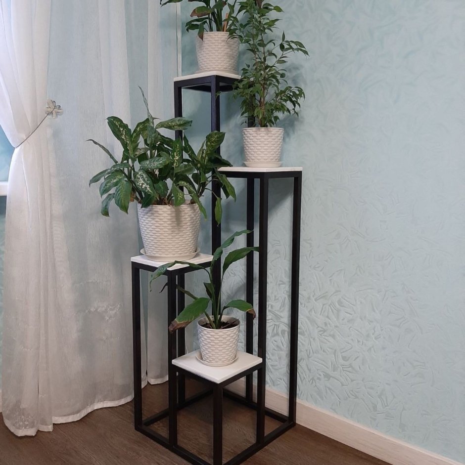 Стойки для цветов металлические