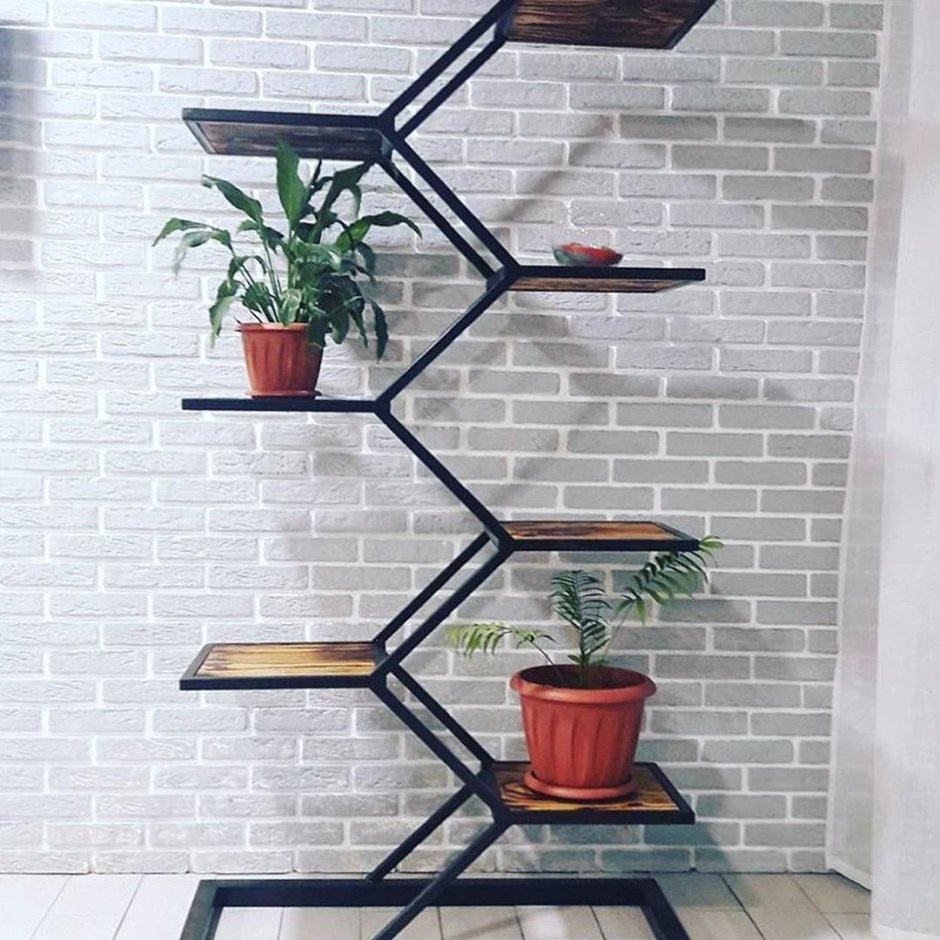 Подставка для цветов в стиле лофт