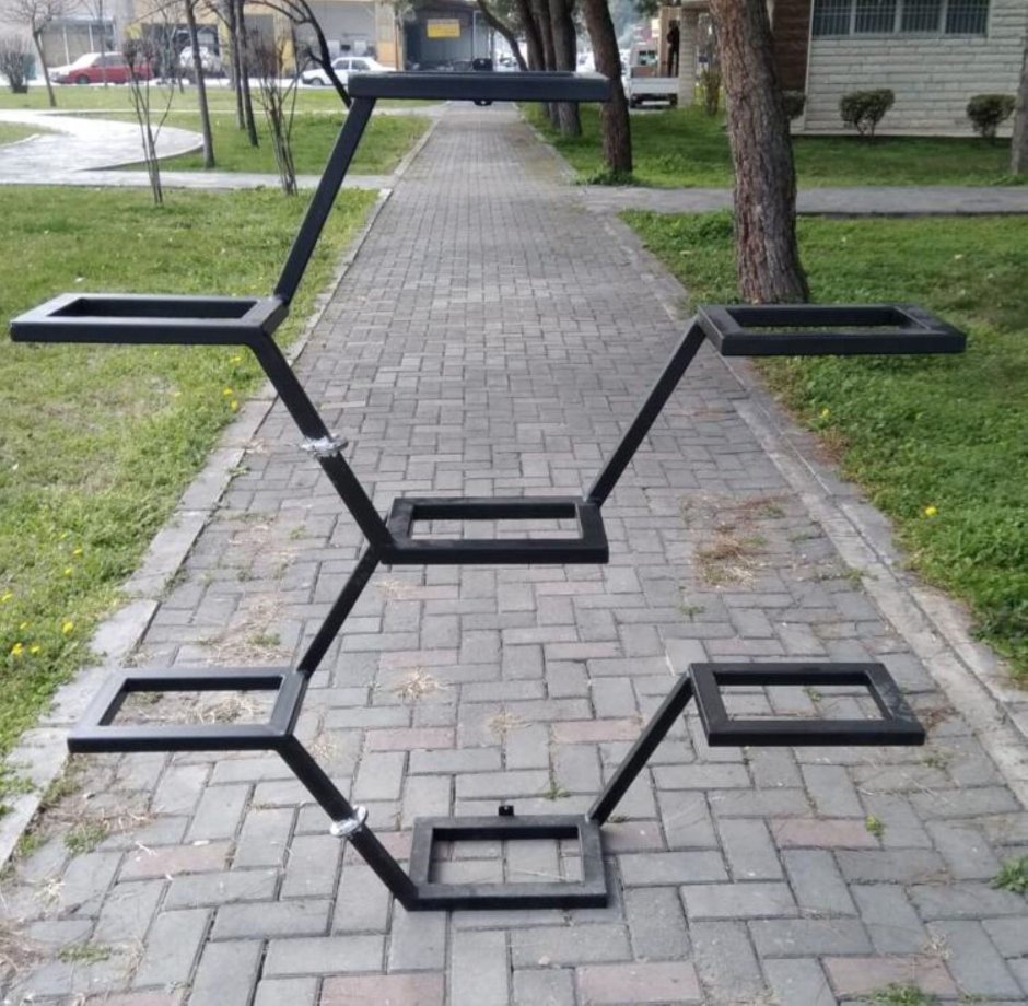 Металлические этажерки стеллажи с корзиной для белья в ванную лофт