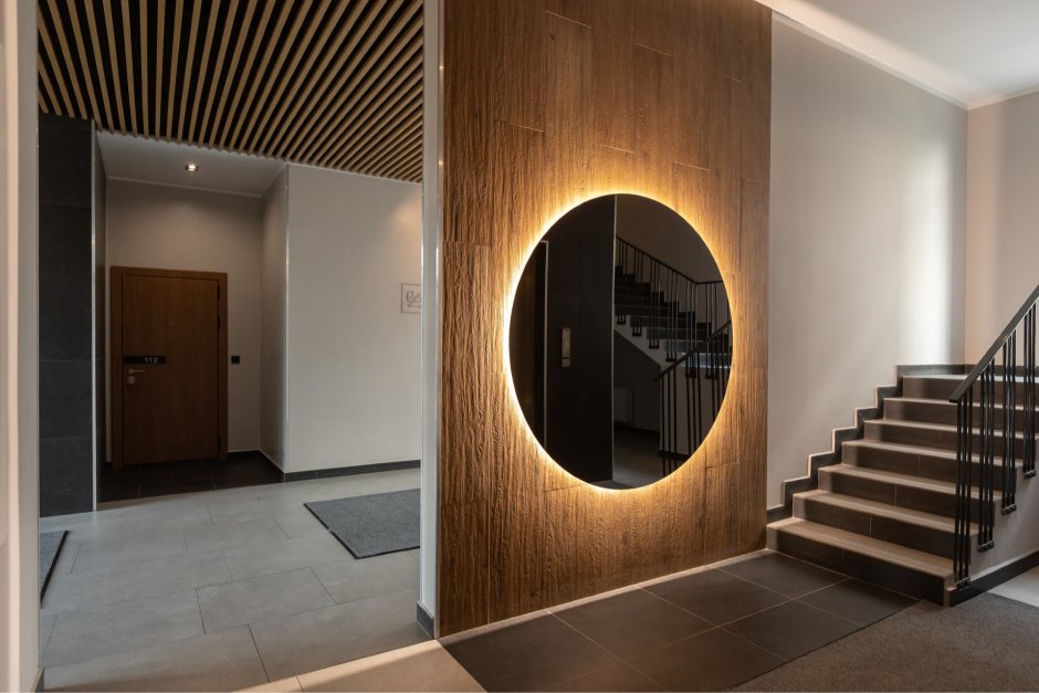 Современные подъезды с геометрической формой в интерьере