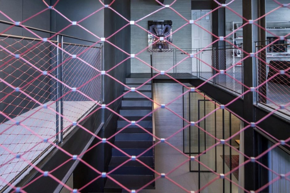 Металлическая сетка в интерьере
