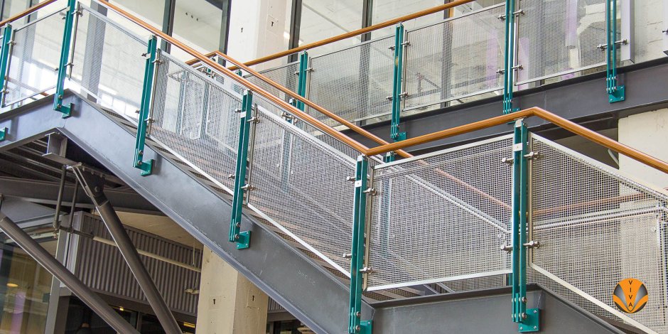 Сетка для ограждения лестниц