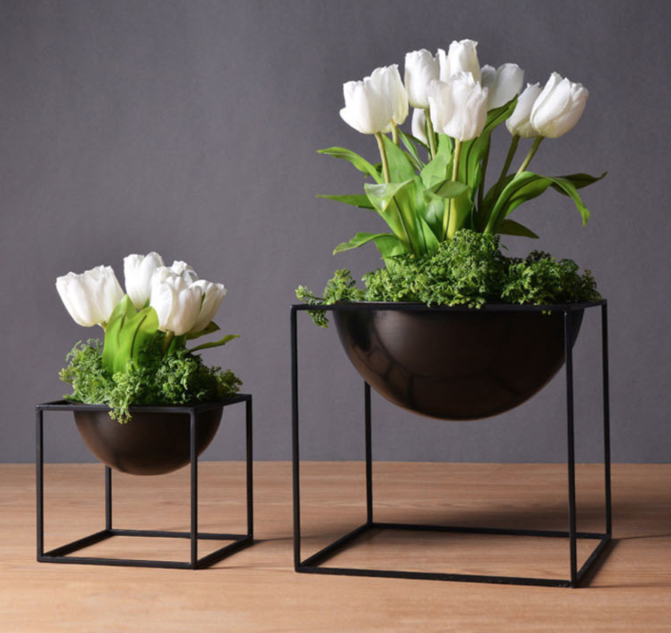 Цветы в горшках