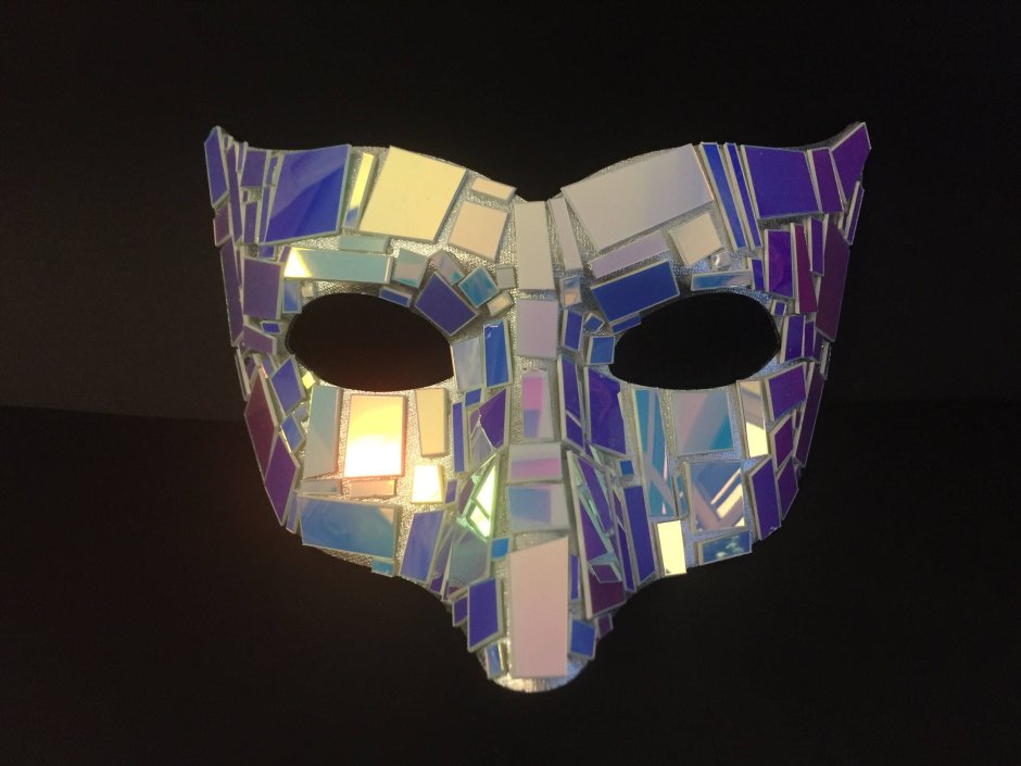 Маска из зеркала