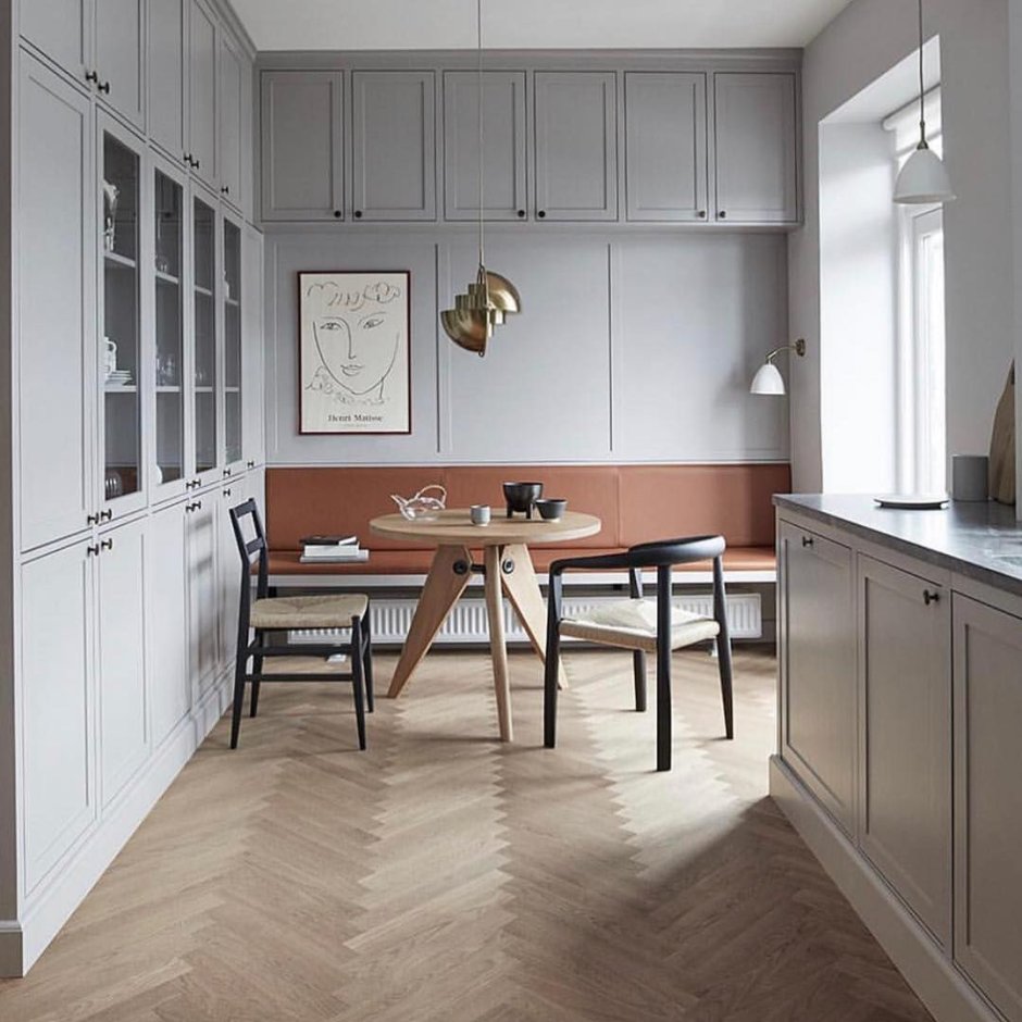 Современный интерьер с элементами классики