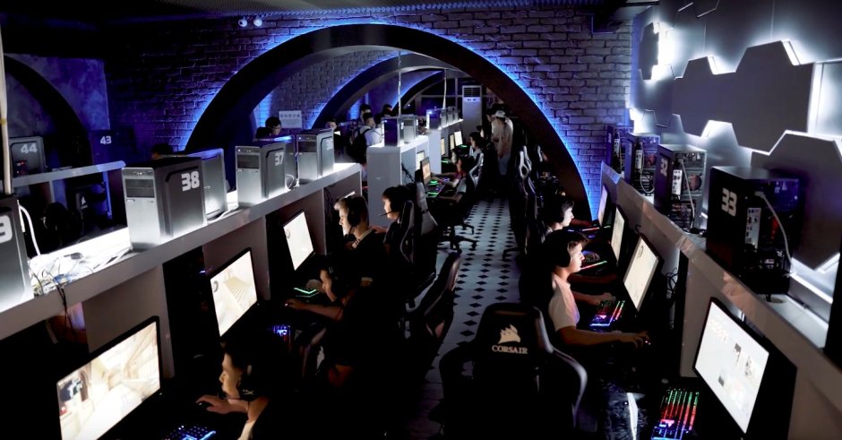 Оформление компьютерного клуба