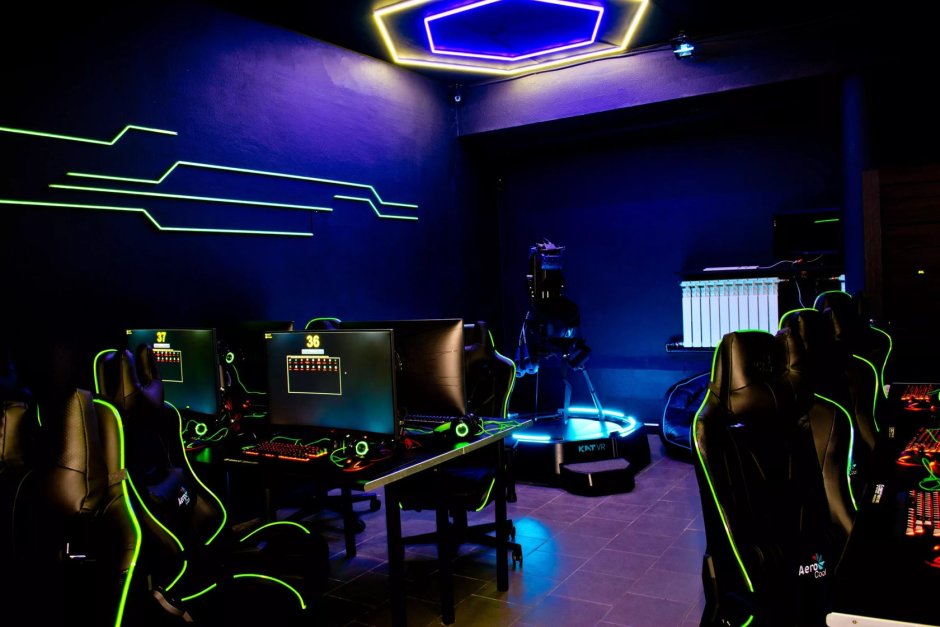 Интерьер компьютерного клуба