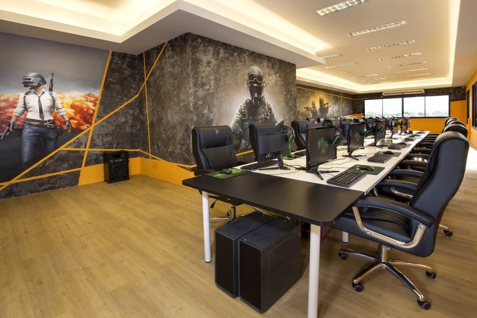 Современный компьютерный зал