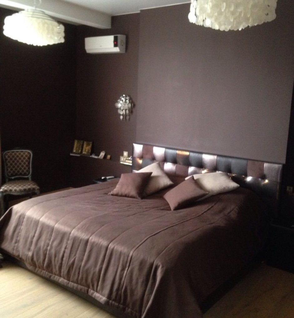 Спальня в коричневых тонах