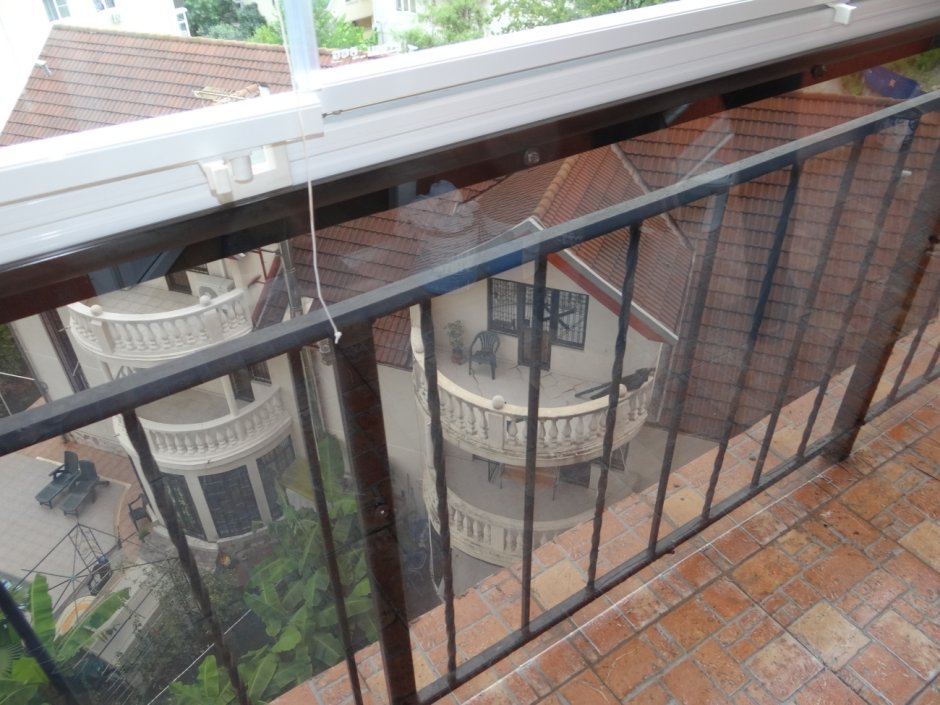 Ограждение балкона из поликарбоната