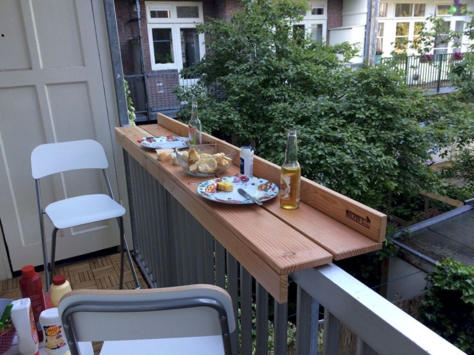 Барный столик на балконе