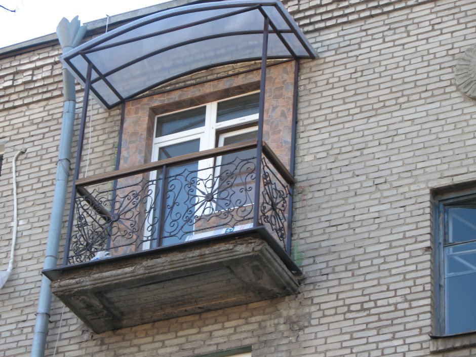 Кованый балкон в сталинке