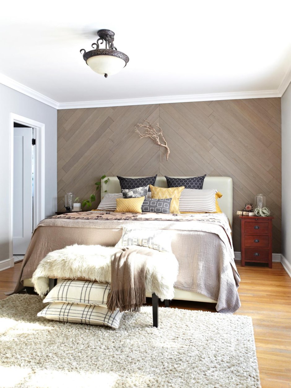 Акцентная стена у изголовья кровати